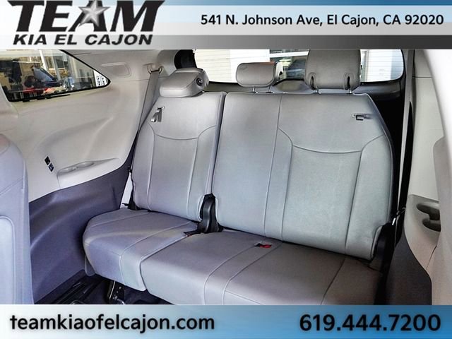 Used 2024 Toyota Sienna Limited image 21