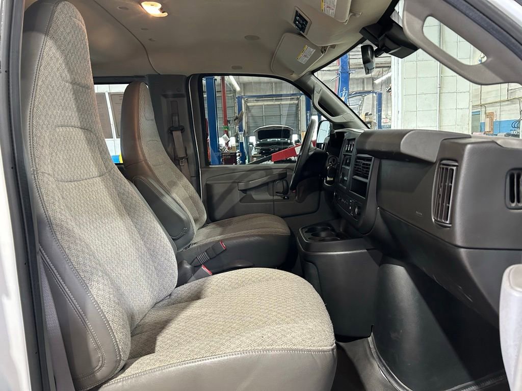 Used 2021 Chevrolet Express 3500 LS w/ Chrome Appearance Package RWD image 35