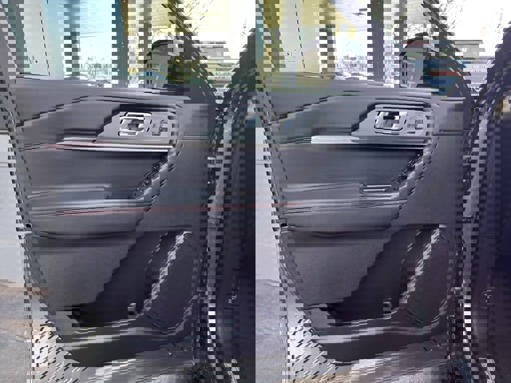 New 2026 Ford Explorer ST-Line w/ ST-Line Street Pack image 15