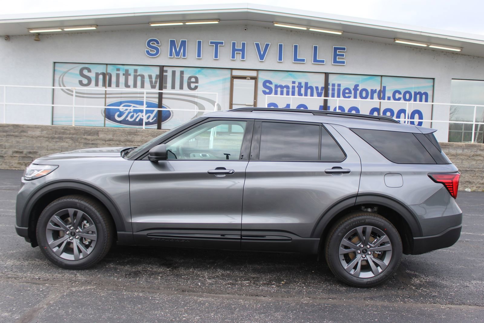 New 2026 Ford Explorer Active AWD/4WD image 3