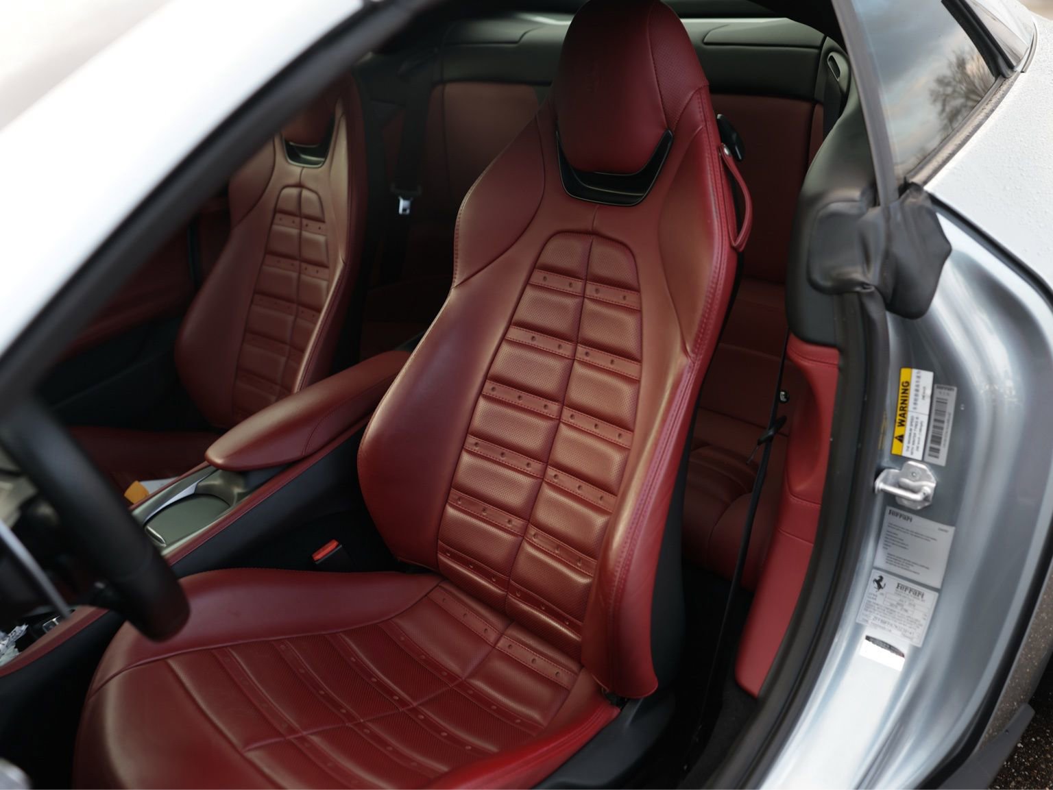 Used 2019 Ferrari Portofino image 13