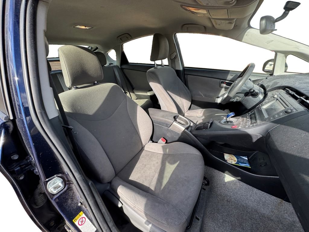 Used 2015 Toyota Prius Three image 17