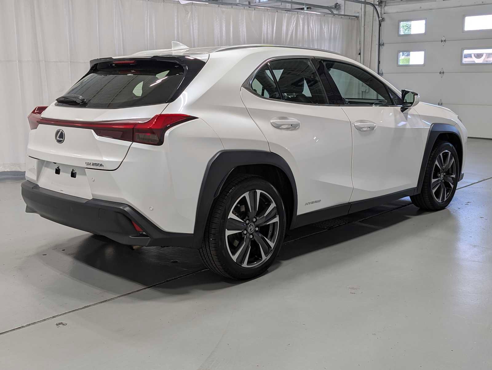 Used 2020 Lexus UX 250h w/ Premium Package image 7