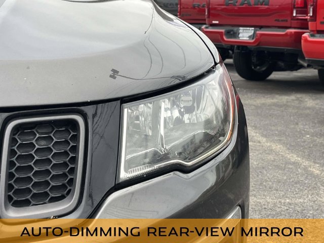 Used 2018 Jeep Compass Trailhawk w/ Leather Interior Group AWD/4WD image 11