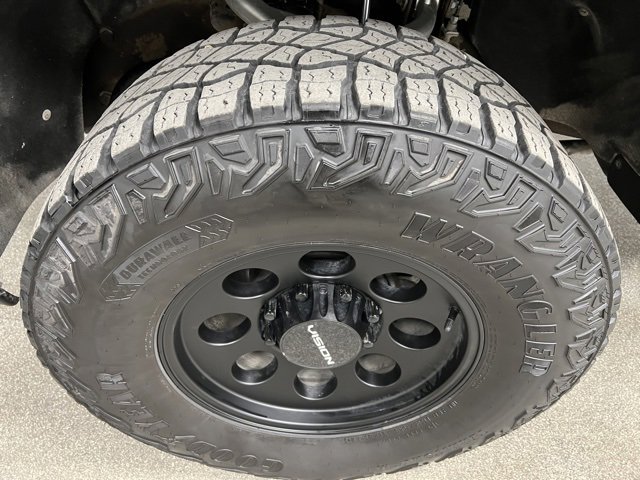 Used 2024 Chevrolet Silverado 2500 ZR2 w/ Technology Package image 15