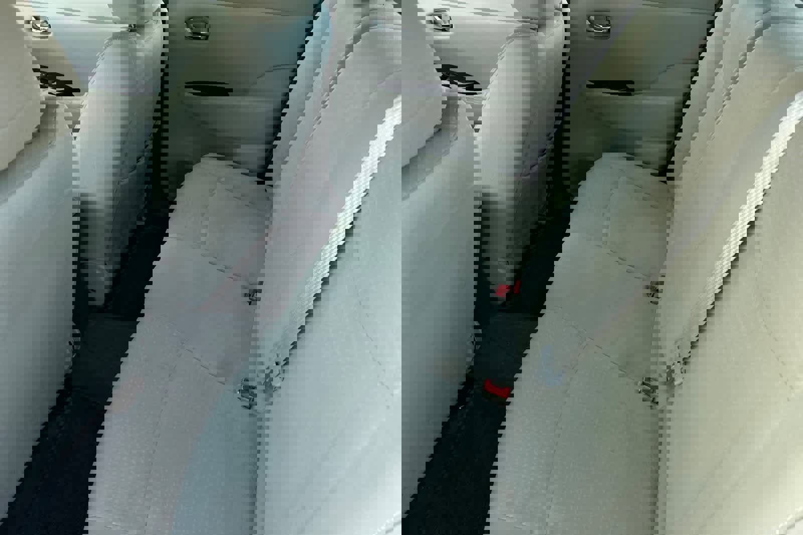 Used 2011 Nissan Leaf w/ Eco Design Pkg image 5