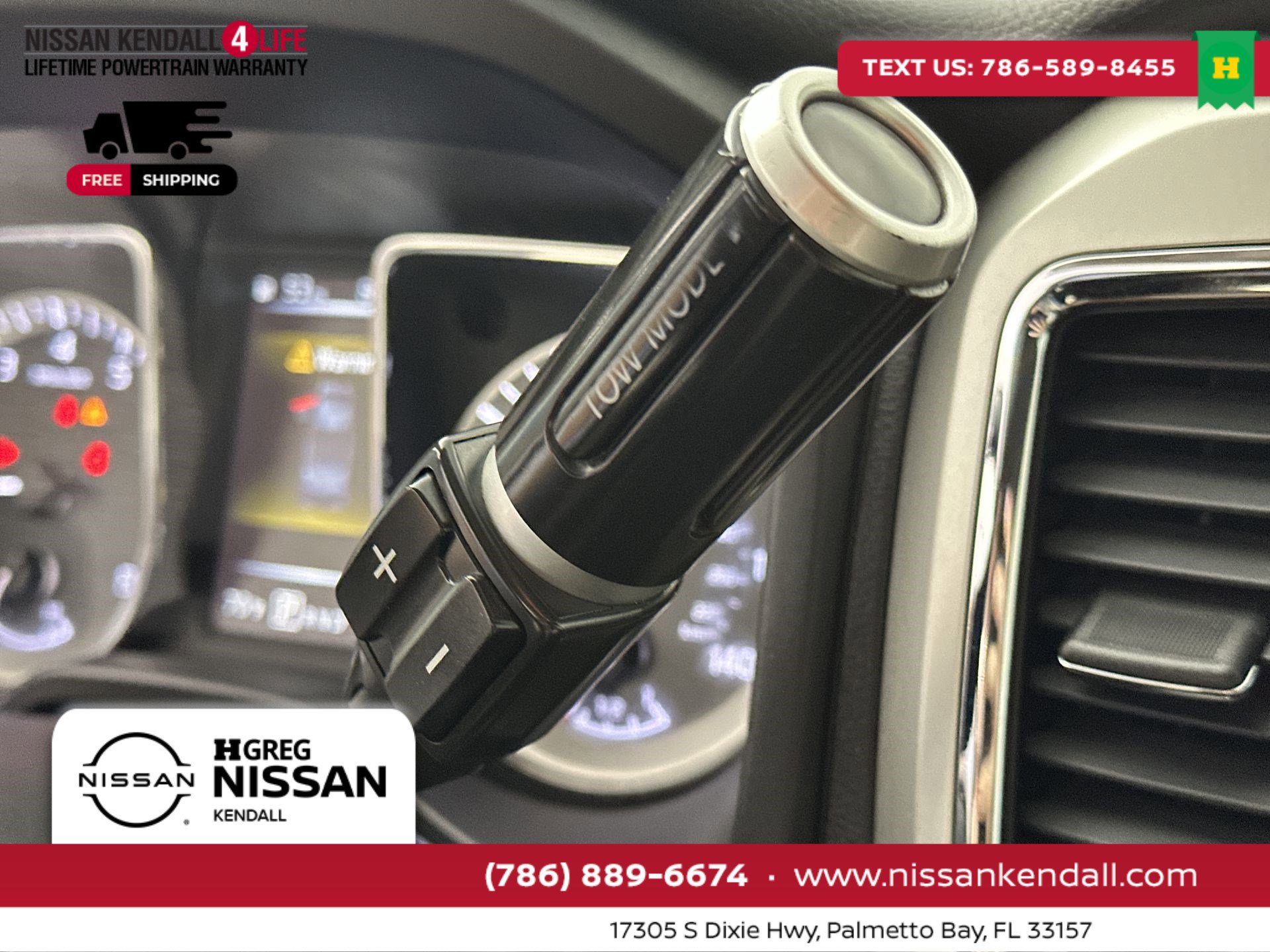 Used 2018 Nissan Titan SV image 24