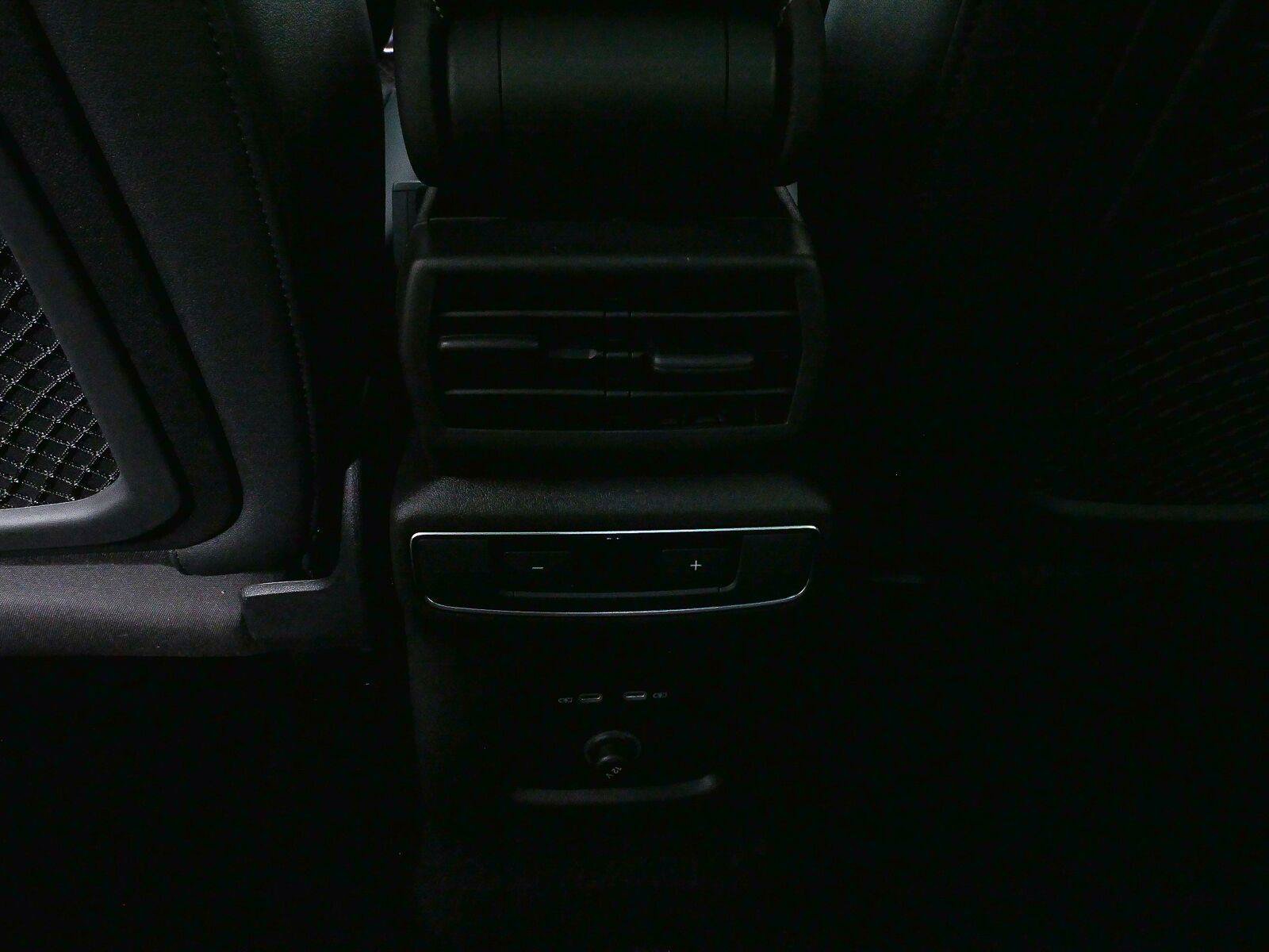 Used 2023 Audi Q4 e-tron Premium Plus w/ Premium Plus RWD image 17