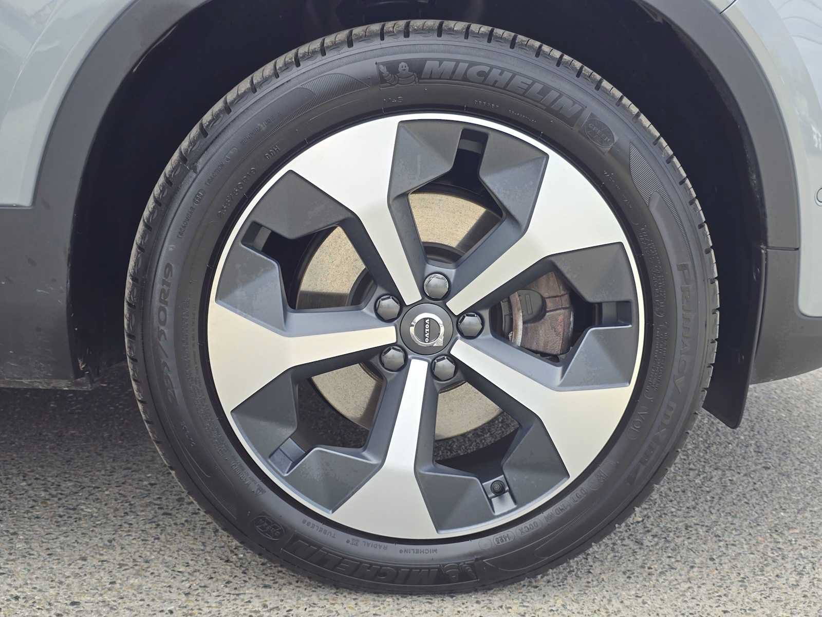 Used 2026 Volvo XC40 B5 Plus w/ Protection Package Premier AWD/4WD image 9