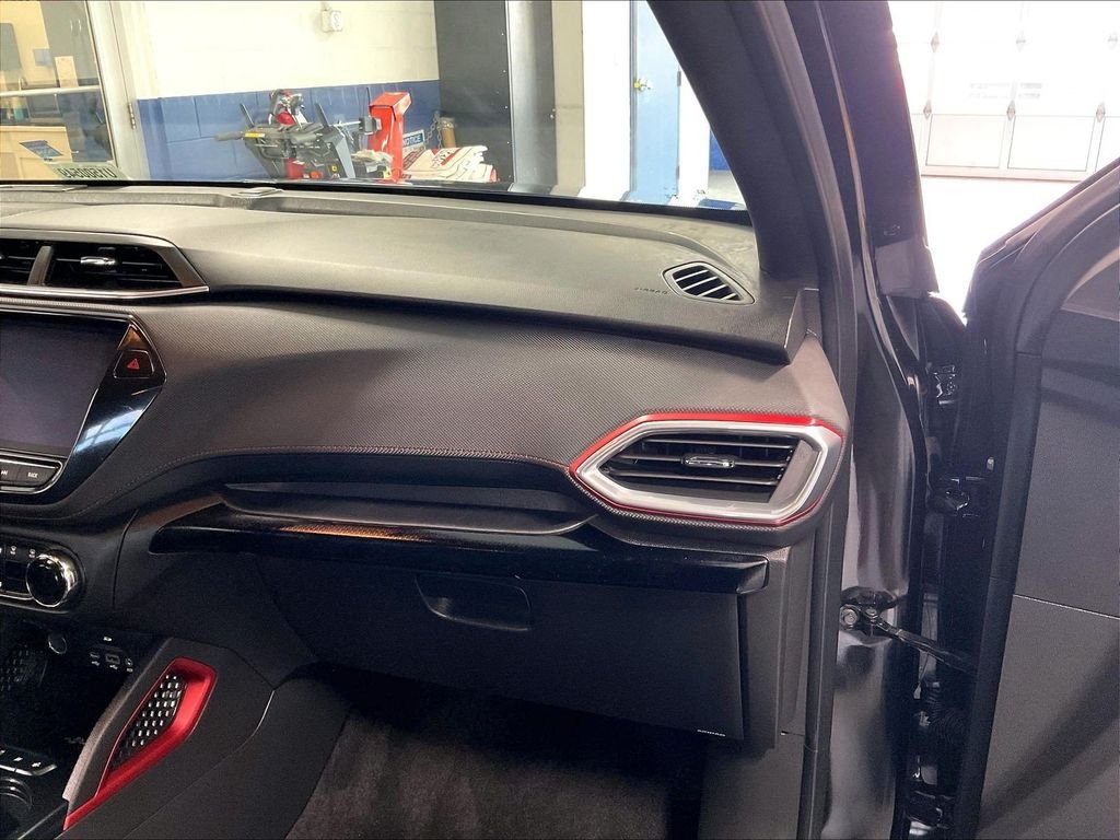 Used 2023 Chevrolet TrailBlazer RS w/ Technology Package FWD image 13