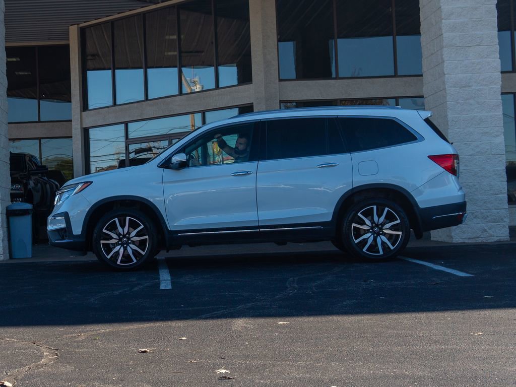Used 2022 Honda Pilot Touring image 9