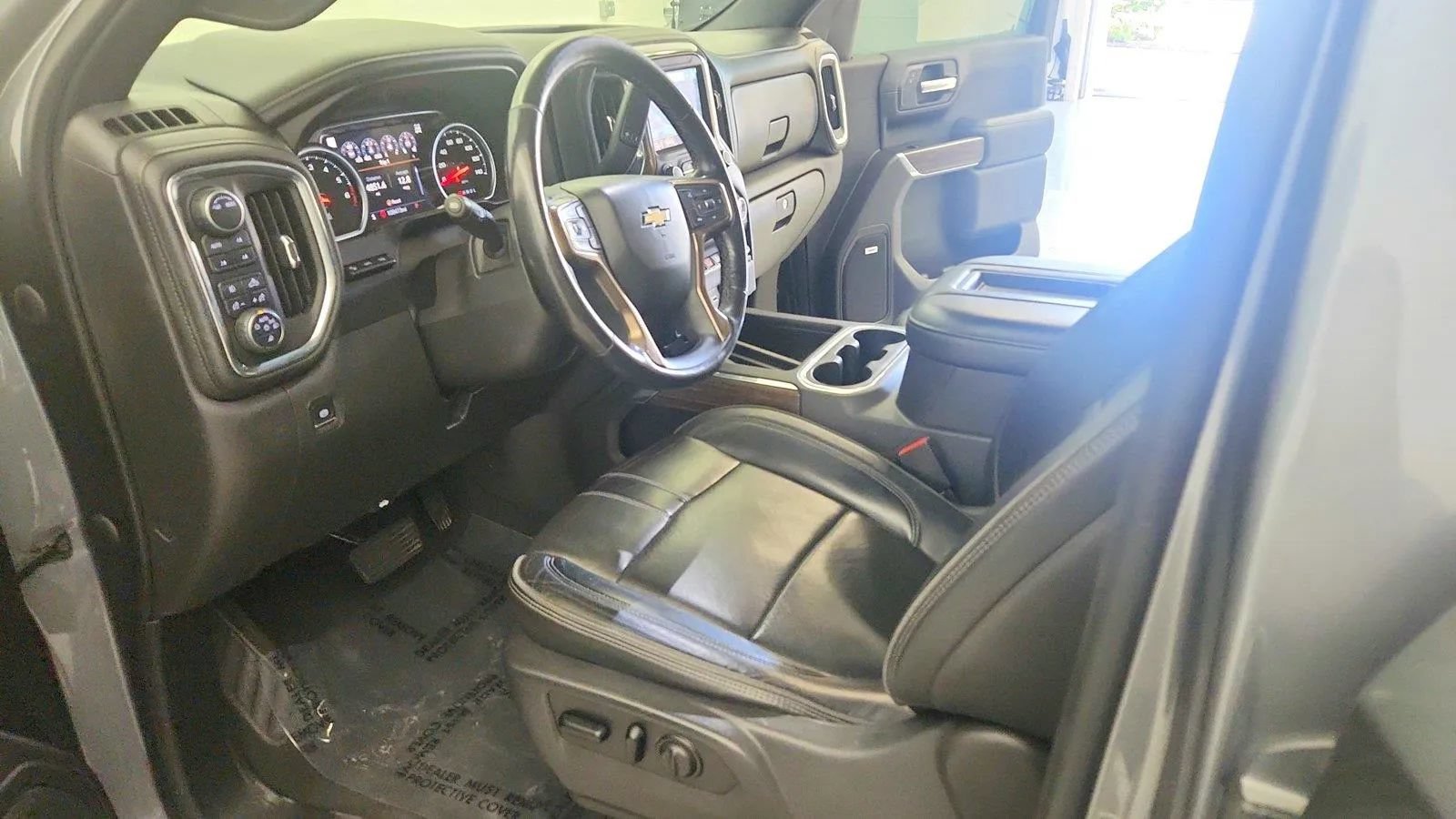 Used 2021 Chevrolet Silverado 1500 High Country w/ Technology Package AWD/4WD image 14