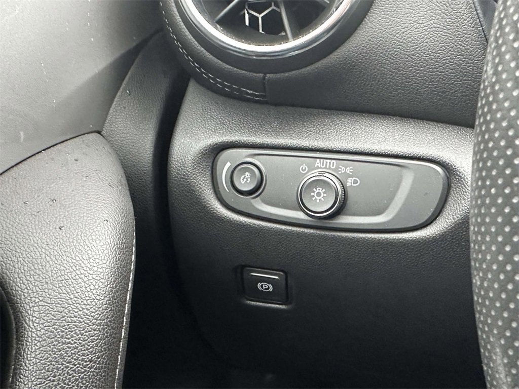 Used 2021 Chevrolet Blazer LT image 31