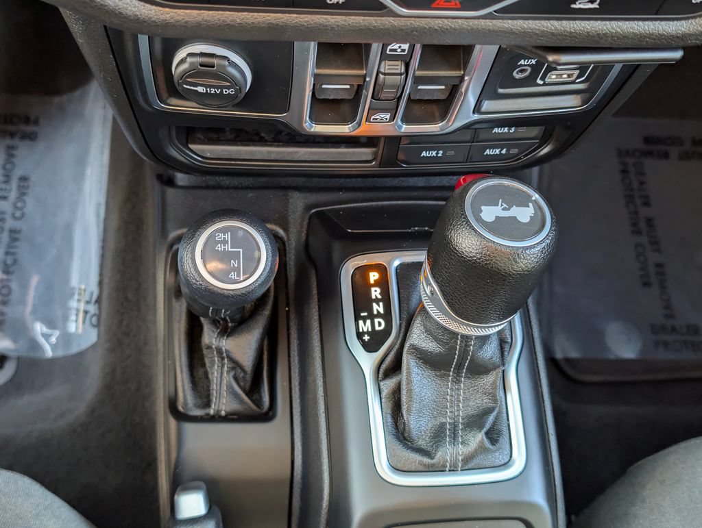 Used 2024 Jeep Wrangler Unlimited Sport AWD/4WD image 31