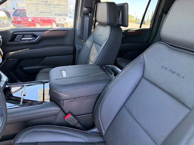 New 2026 GMC Yukon XL Denali w/ Denali Reserve Package AWD/4WD image 17