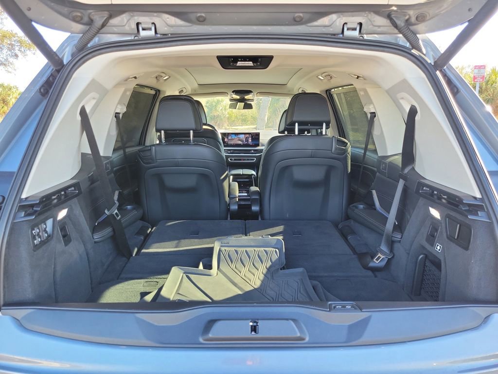 Used 2023 BMW X7 xDrive40i w/ Premium Package image 11