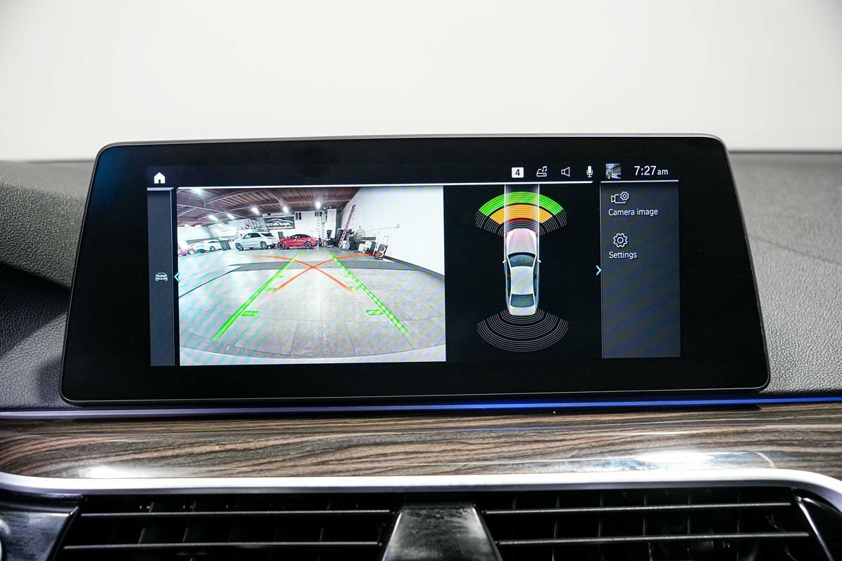 Used 2020 BMW 530e xDrive AWD/4WD image 22
