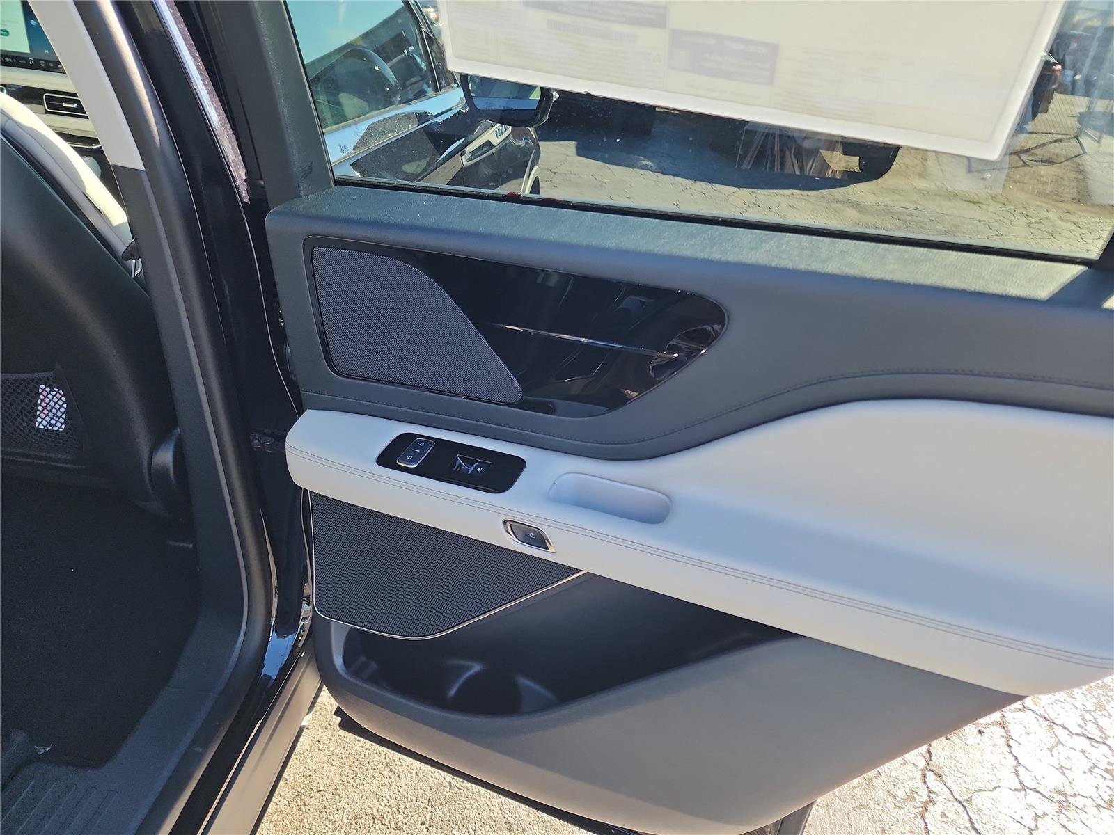 New 2026 Lincoln Aviator 2WD image 27