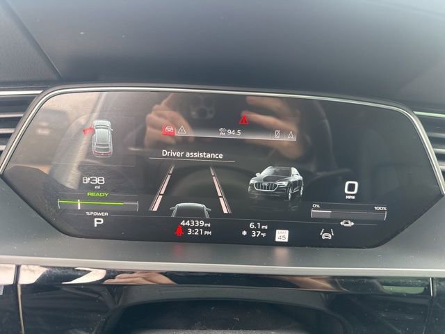 Used 2023 Audi e-tron Premium Plus w/ Premium Plus Package image 22