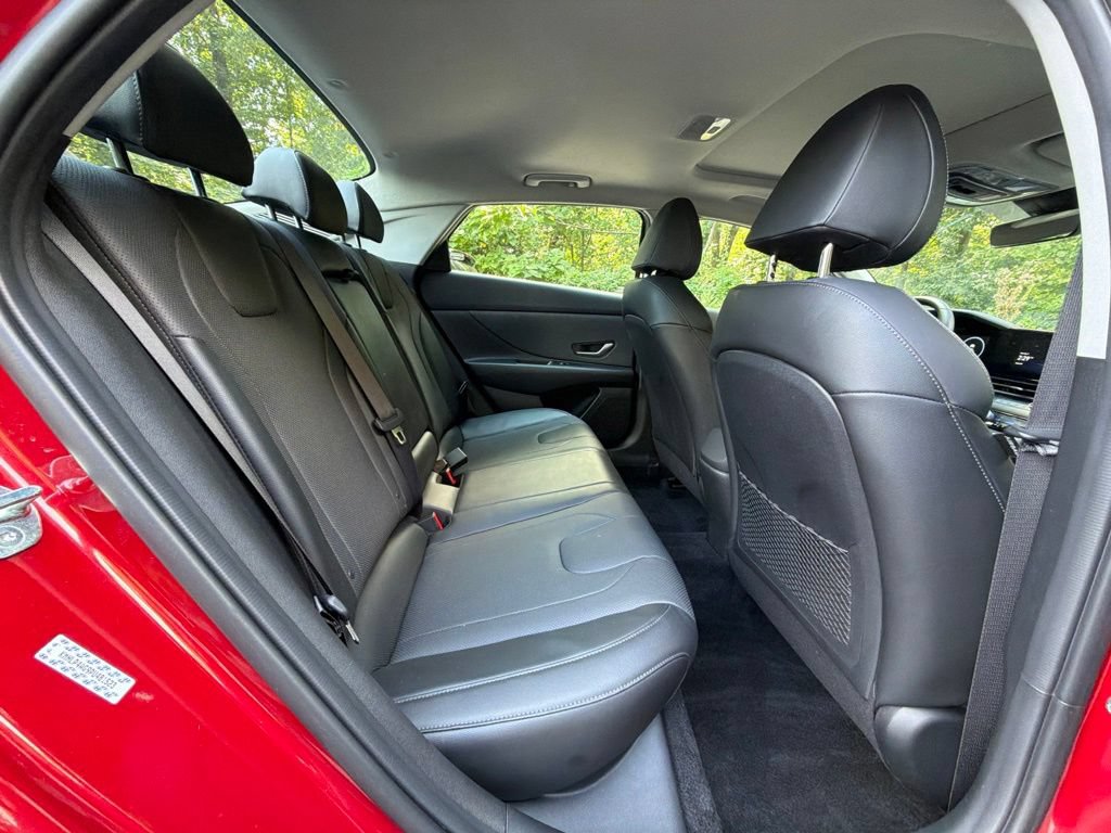 Certified 2023 Hyundai Elantra Limited w/ Cargo Package FWD image 11
