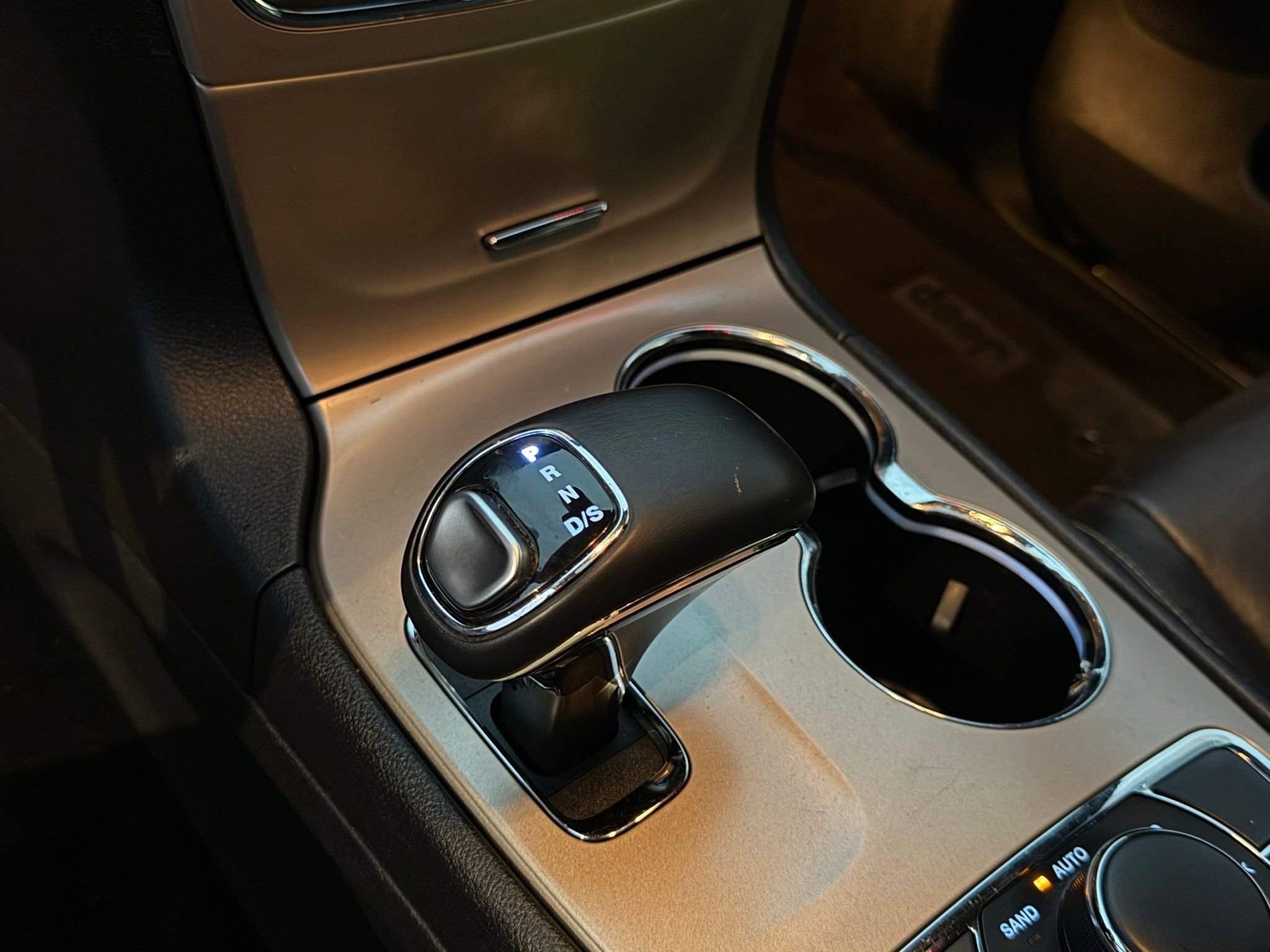 Used 2015 Jeep Grand Cherokee Limited image 42