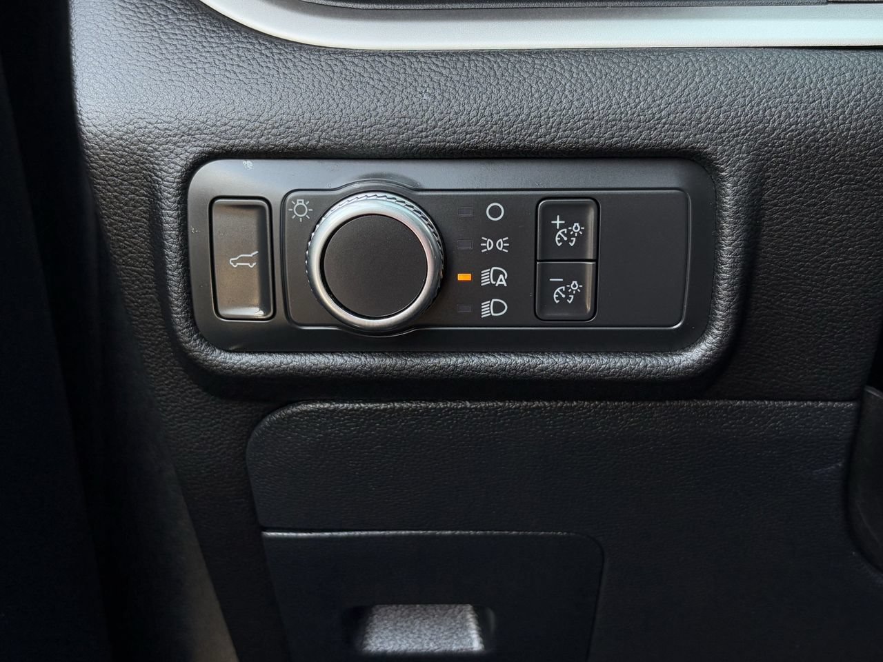 Used 2022 Ford Explorer XLT RWD image 24