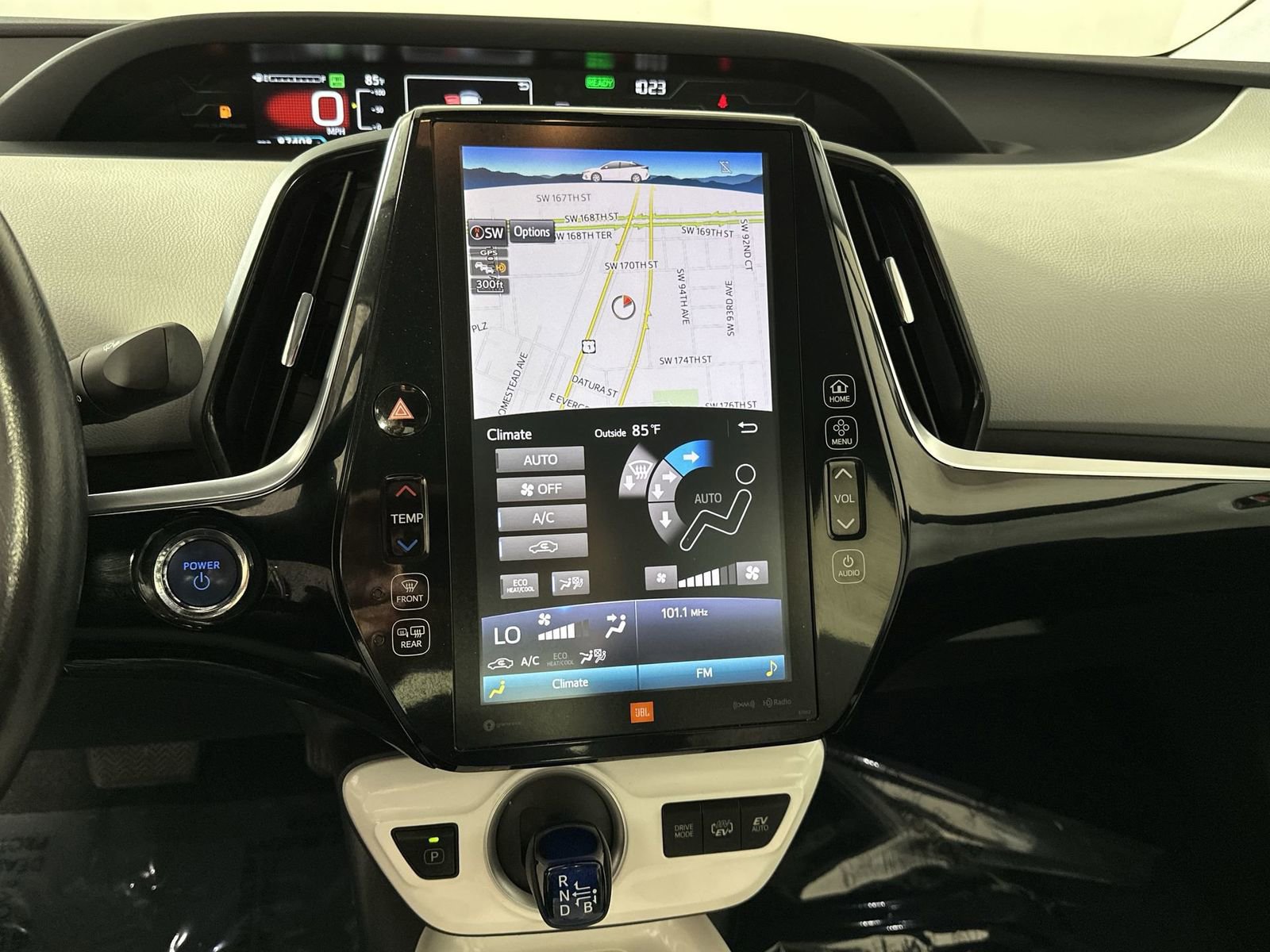 Used 2018 Toyota Prius Prime Advanced w/ Carpet Mat Package image 21