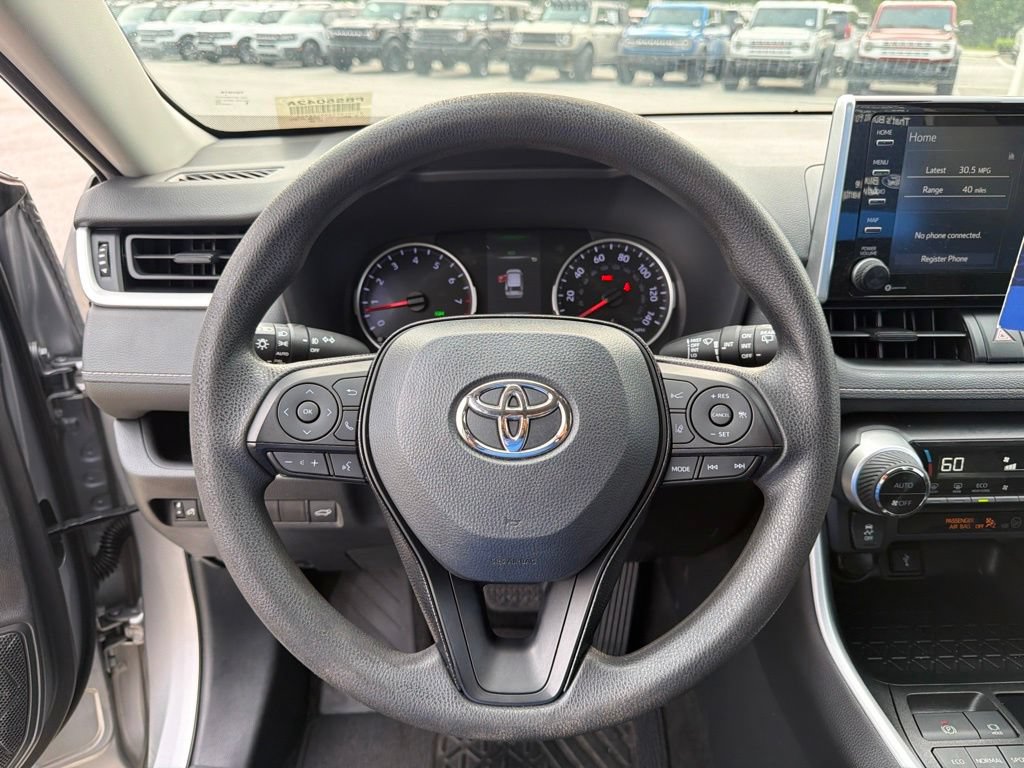 Used 2021 Toyota RAV4 XLE w/ Convenience Package FWD image 21