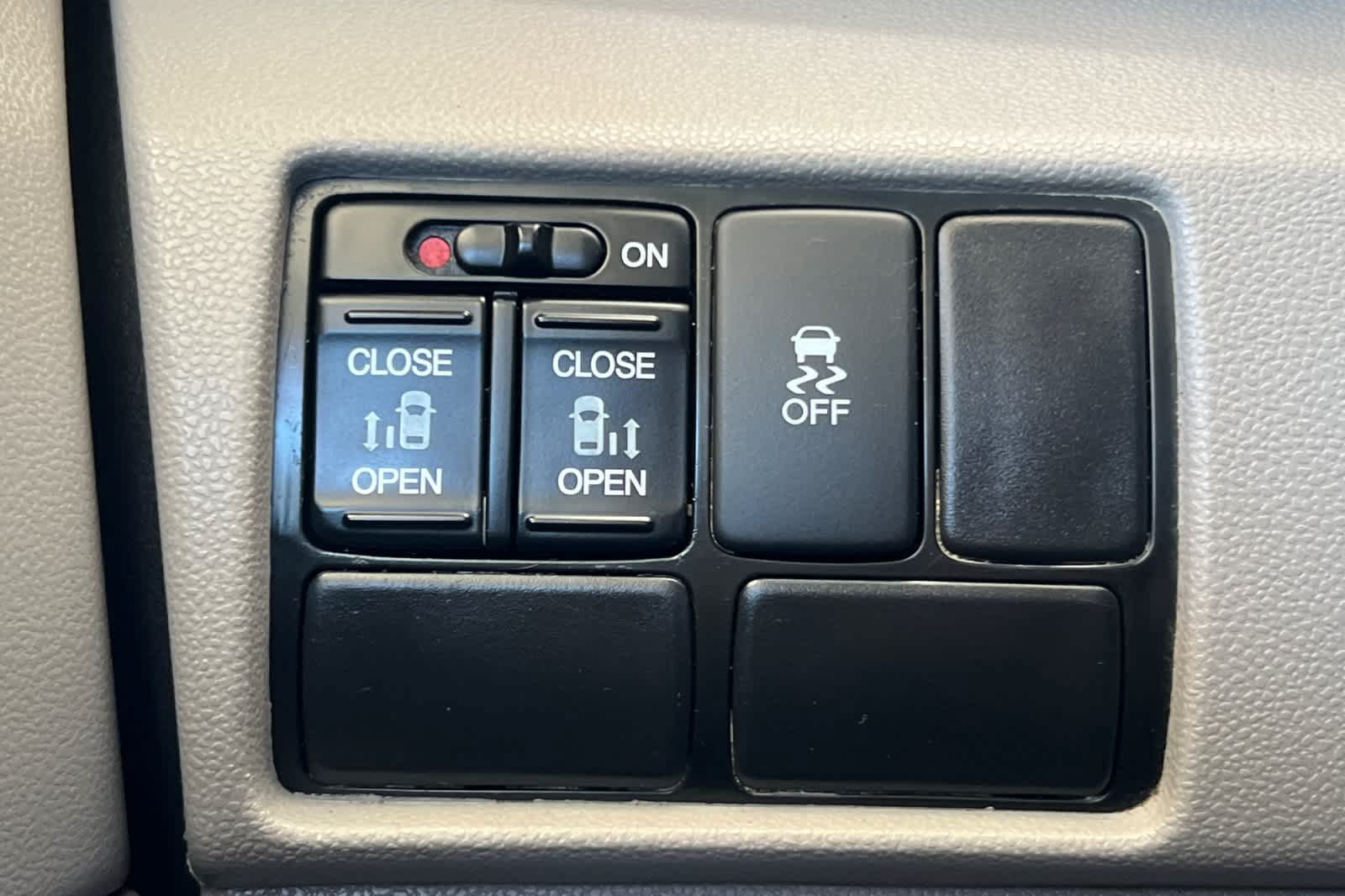 Used 2016 Honda Odyssey SE image 32