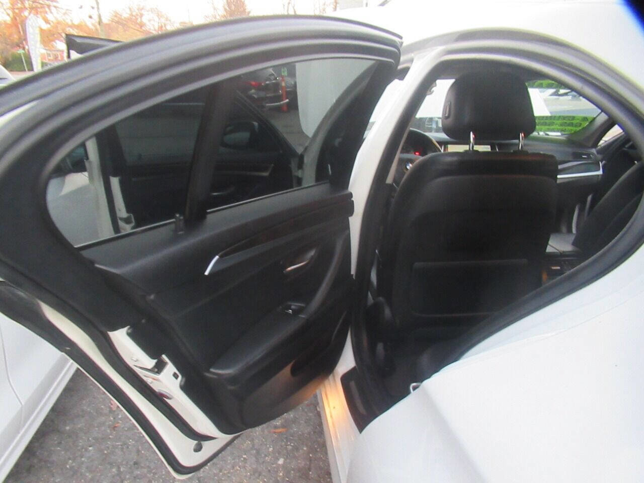 Used 2015 BMW 528i xDrive Sedan AWD/4WD image 33