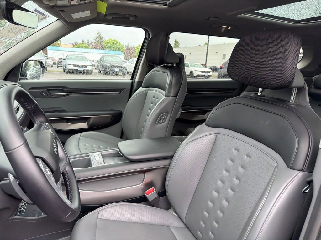 Used 2024 Kia EV9 Wind AWD/4WD image 16