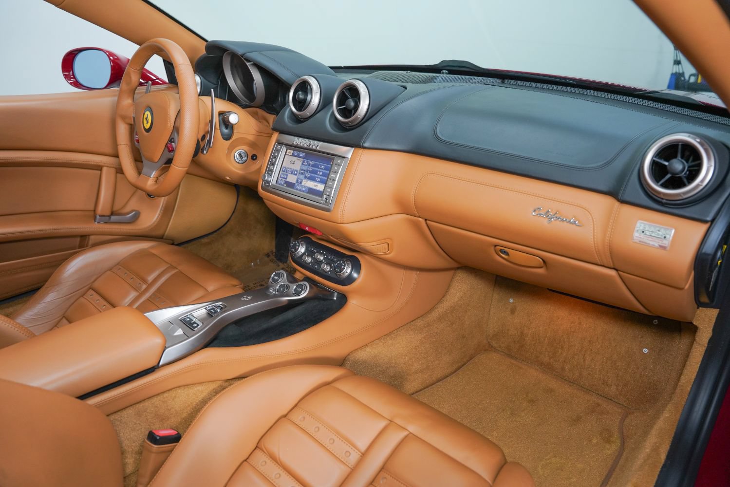 Used 2010 Ferrari California RWD image 28