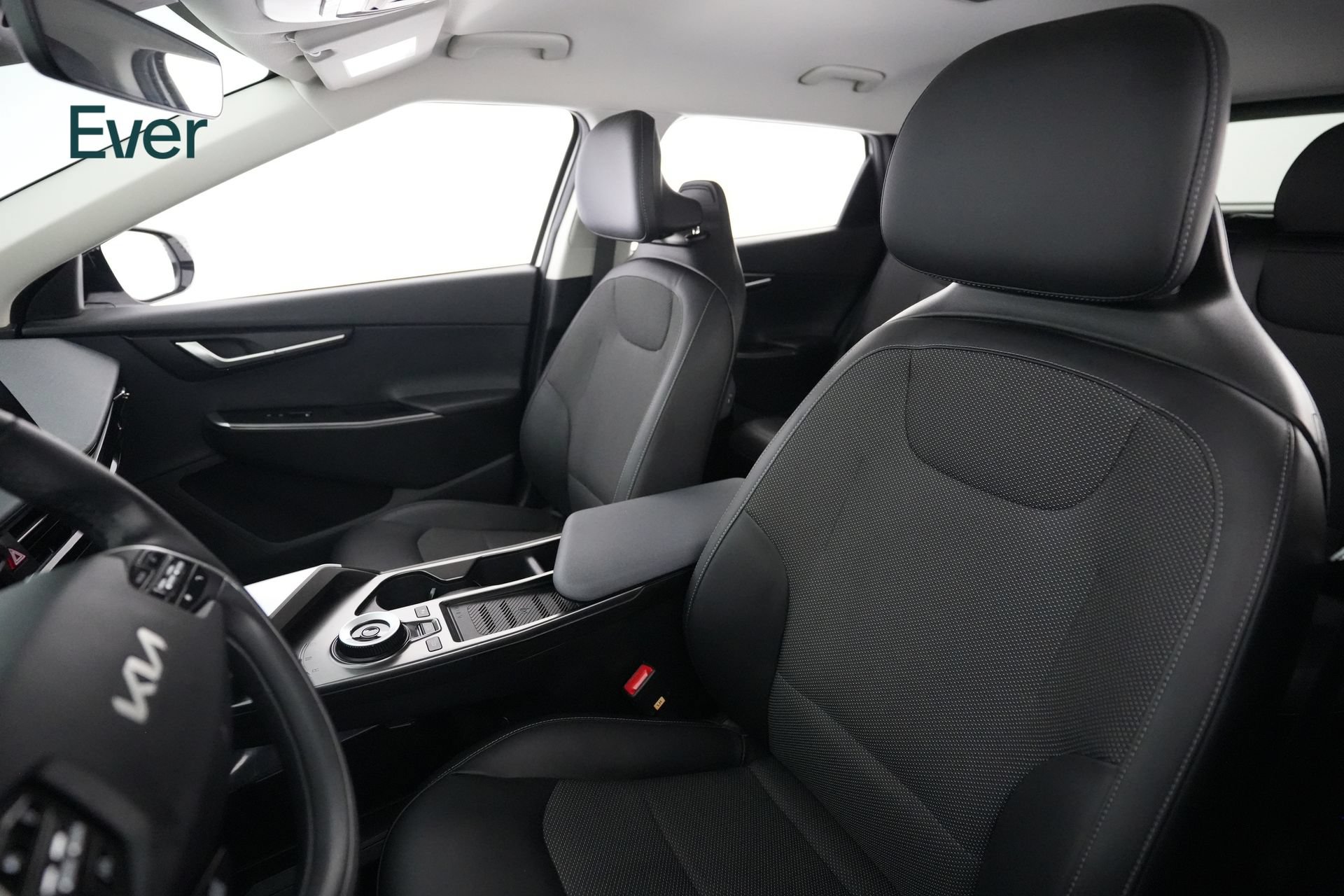 Used 2024 Kia EV6 Light RWD image 4