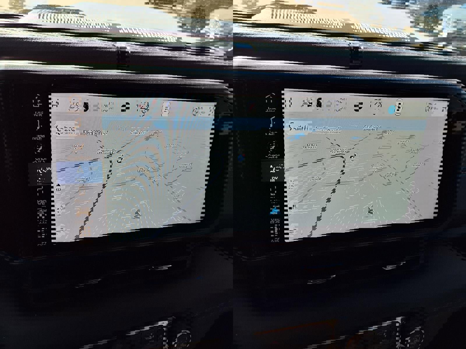 Used 2024 Jeep Wrangler Unlimited Rubicon 4xe w/ Technology Group image 3