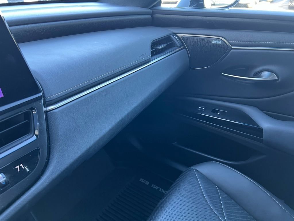 Used 2024 Lexus ES 350 Luxury w/ Accessory Package (Z2) image 19