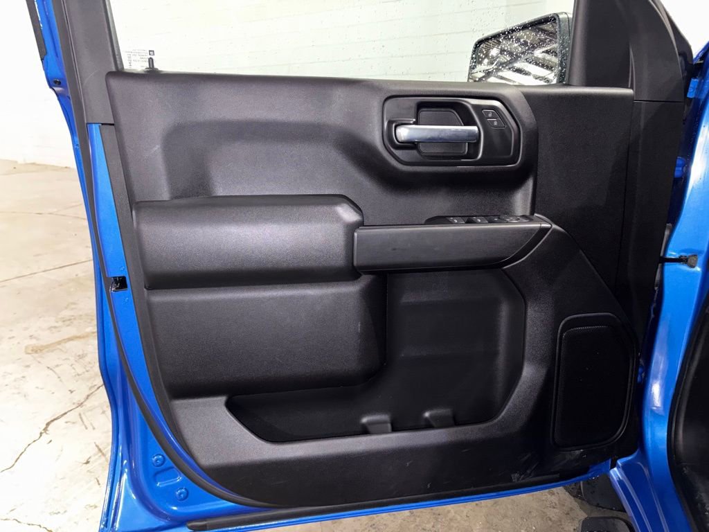 Used 2025 Chevrolet Silverado 1500 Custom w/ Turbomax Blackout Package image 18