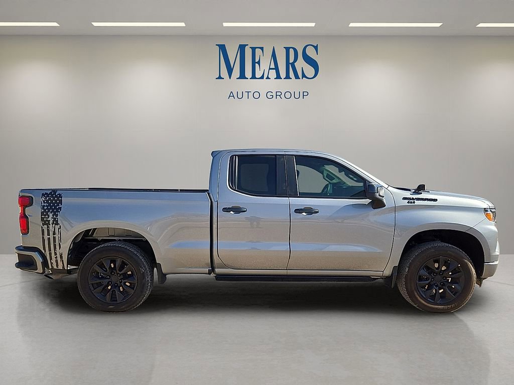 Used 2025 Chevrolet Silverado 1500 Custom image 6