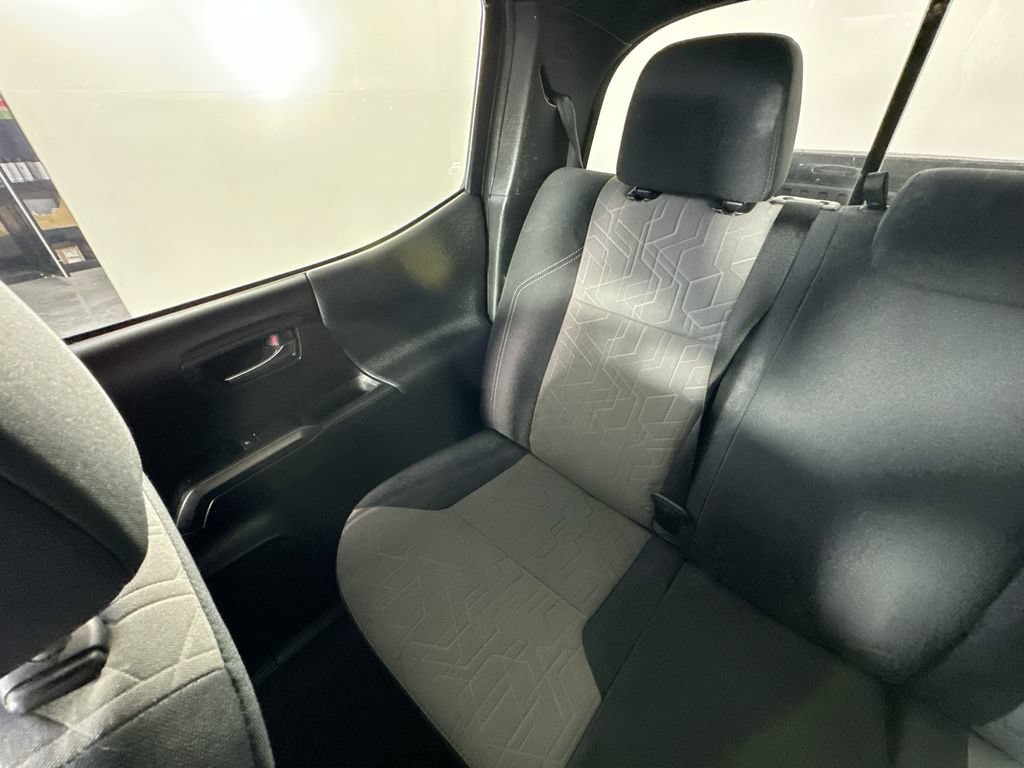 Used 2022 Toyota Tacoma TRD Off-Road AWD/4WD image 12