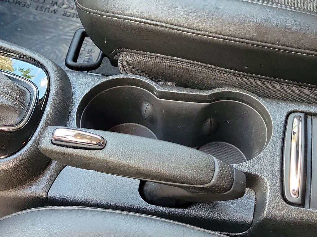 Used 2022 Buick Encore Preferred w/ Safety Package FWD image 33