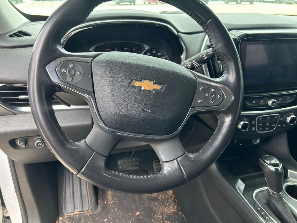 Used 2020 Chevrolet Traverse LT w/ LPO, Cargo Package FWD image 5