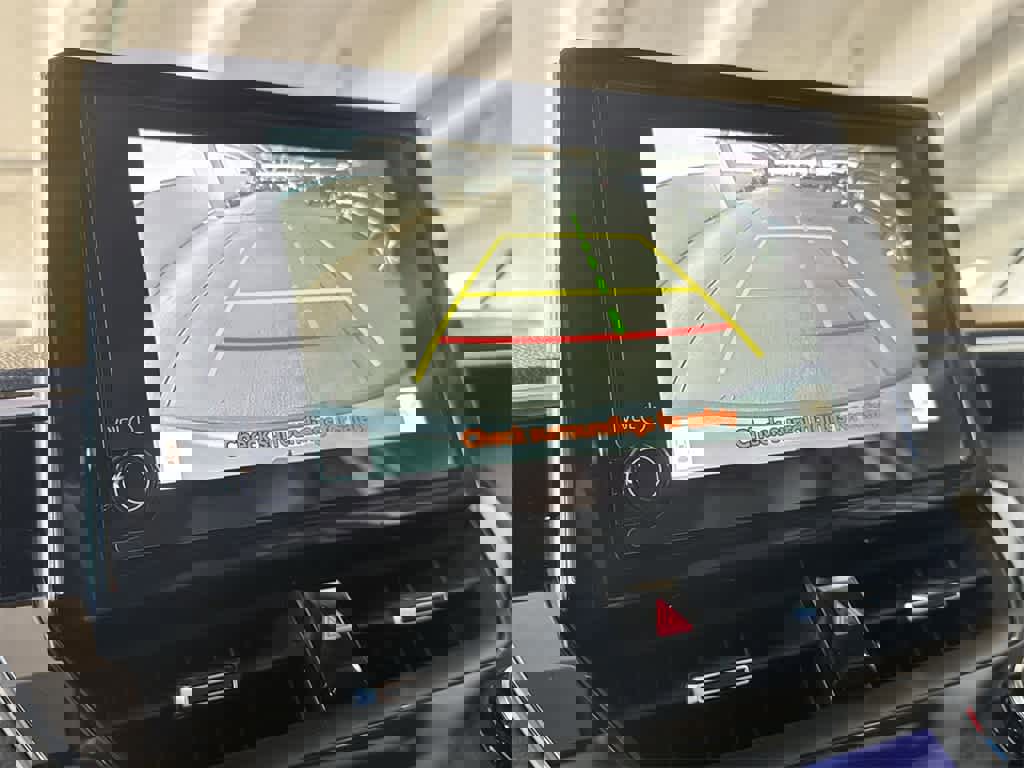 Used 2024 Toyota Corolla Cross XLE w/ Convenience Package image 19