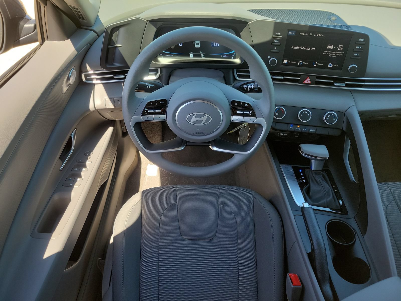 New 2026 Hyundai Elantra SE FWD image 7