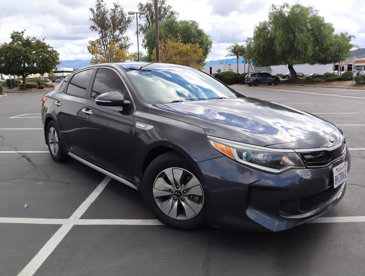 Used 2017 Kia Optima Premium image 4