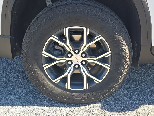 Used 2024 GMC Acadia AT4 AWD/4WD image 11