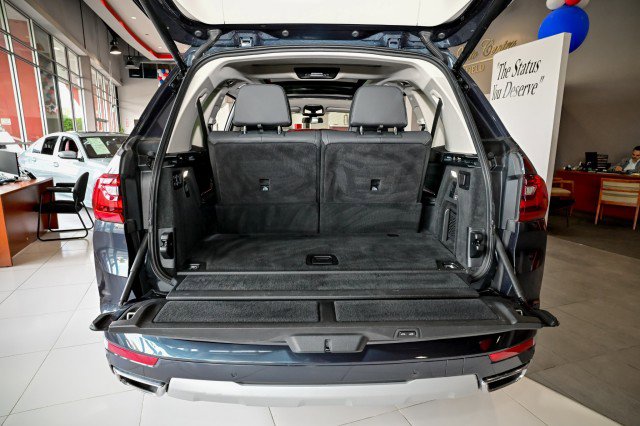 Used 2022 BMW X7 xDrive40i w/ Premium Package image 24