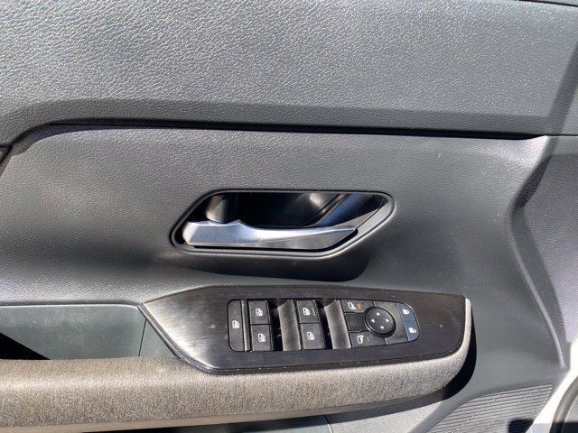 Used 2026 Nissan Kicks SV FWD image 8