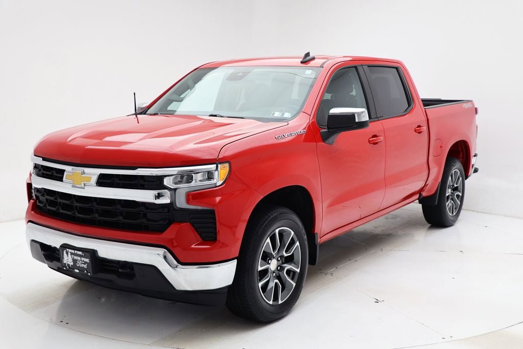 Used 2023 Chevrolet Silverado 1500 LT AWD/4WD image 2
