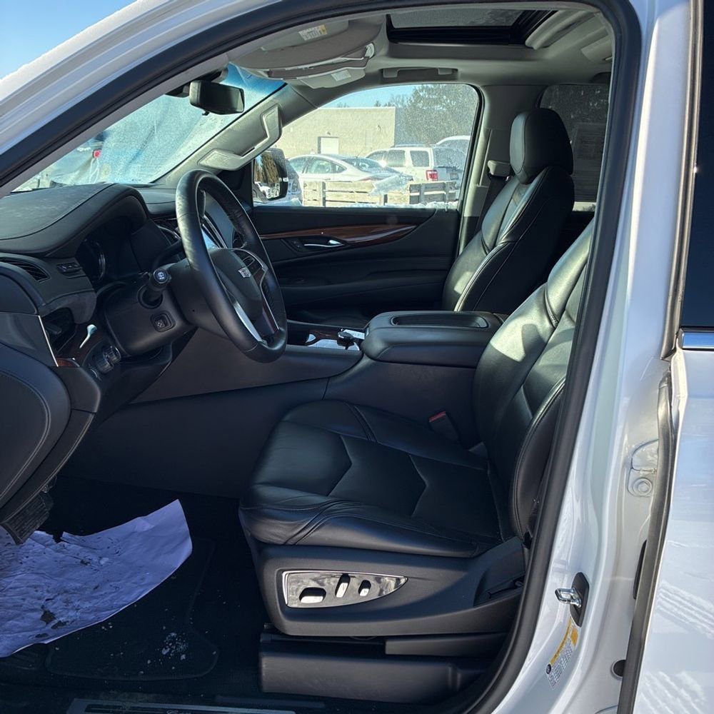 Used 2019 Cadillac Escalade Premium Luxury image 5