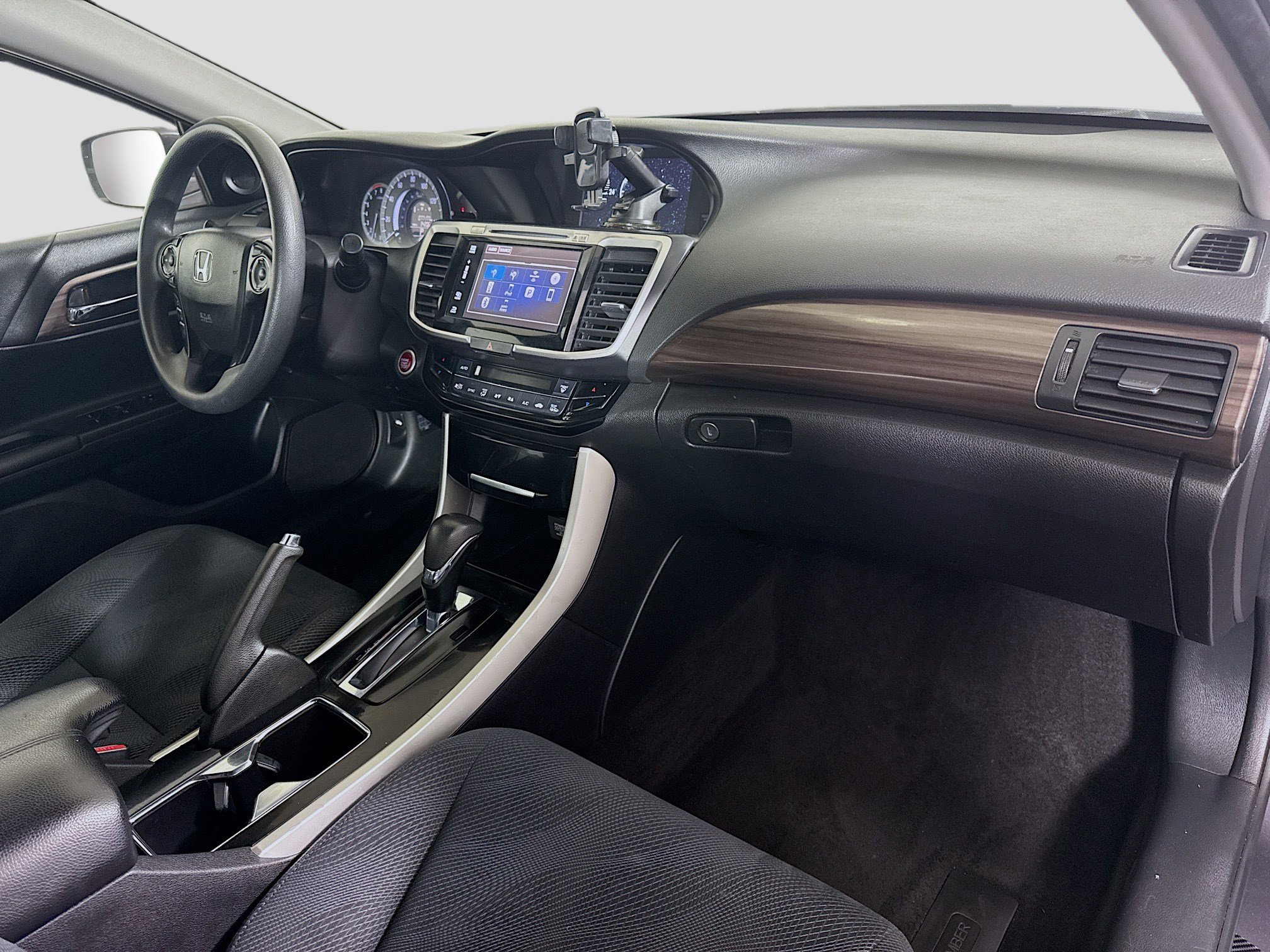 Used 2017 Honda Accord EX image 30