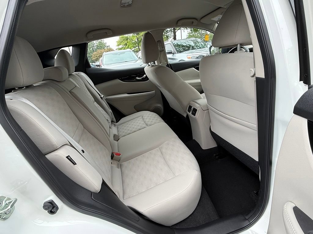 Used 2022 Nissan Rogue Sport SV AWD/4WD image 21